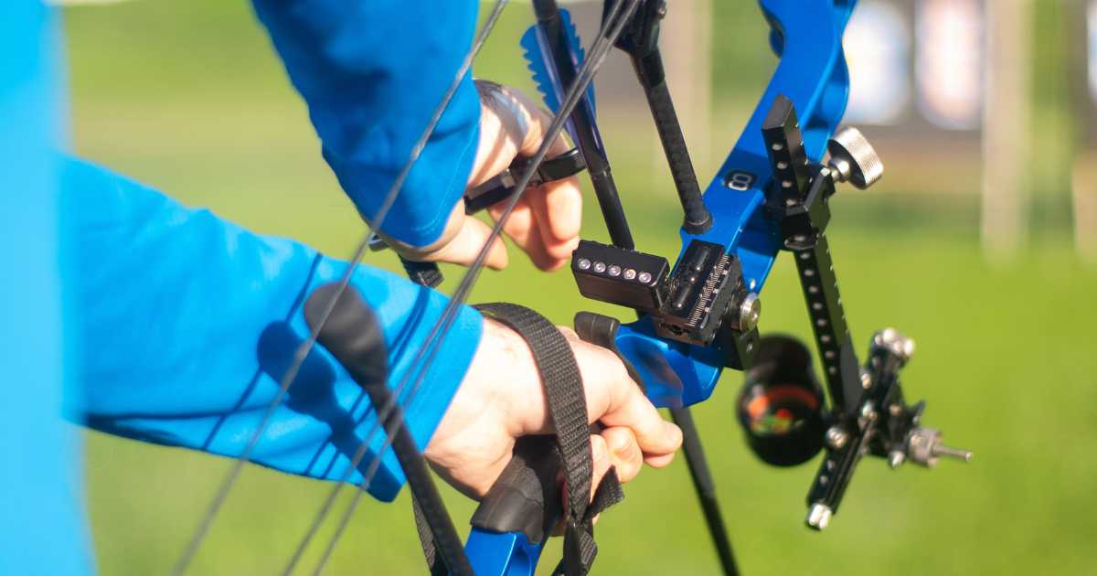 What Is a Hinge Release Archery Style? A 2023 Guide